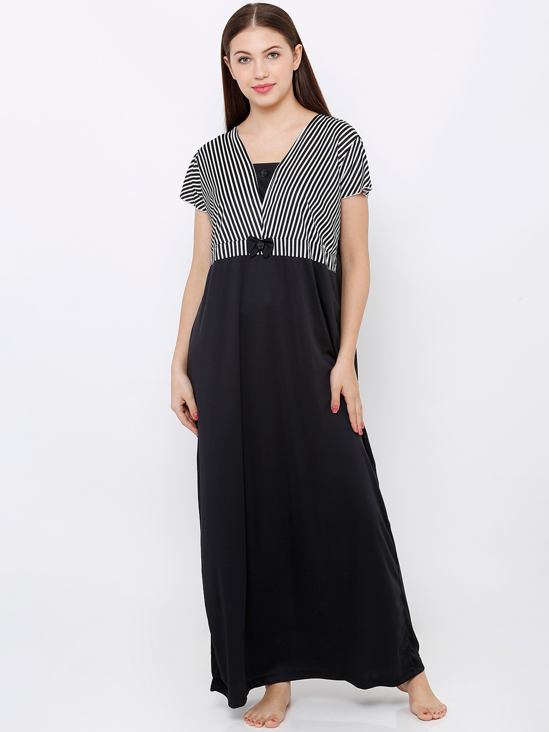

Pretty Awesome Women Black & White Striped Nightdress