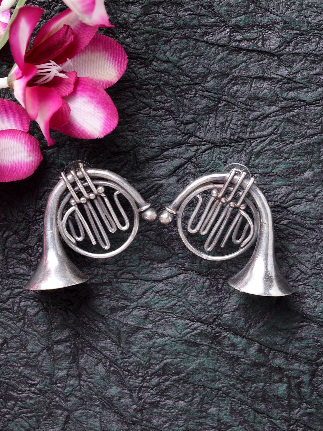 

Moedbuille Silver-Plated Quirky Handcrafted Horn Design Drop Earrings, Metallic