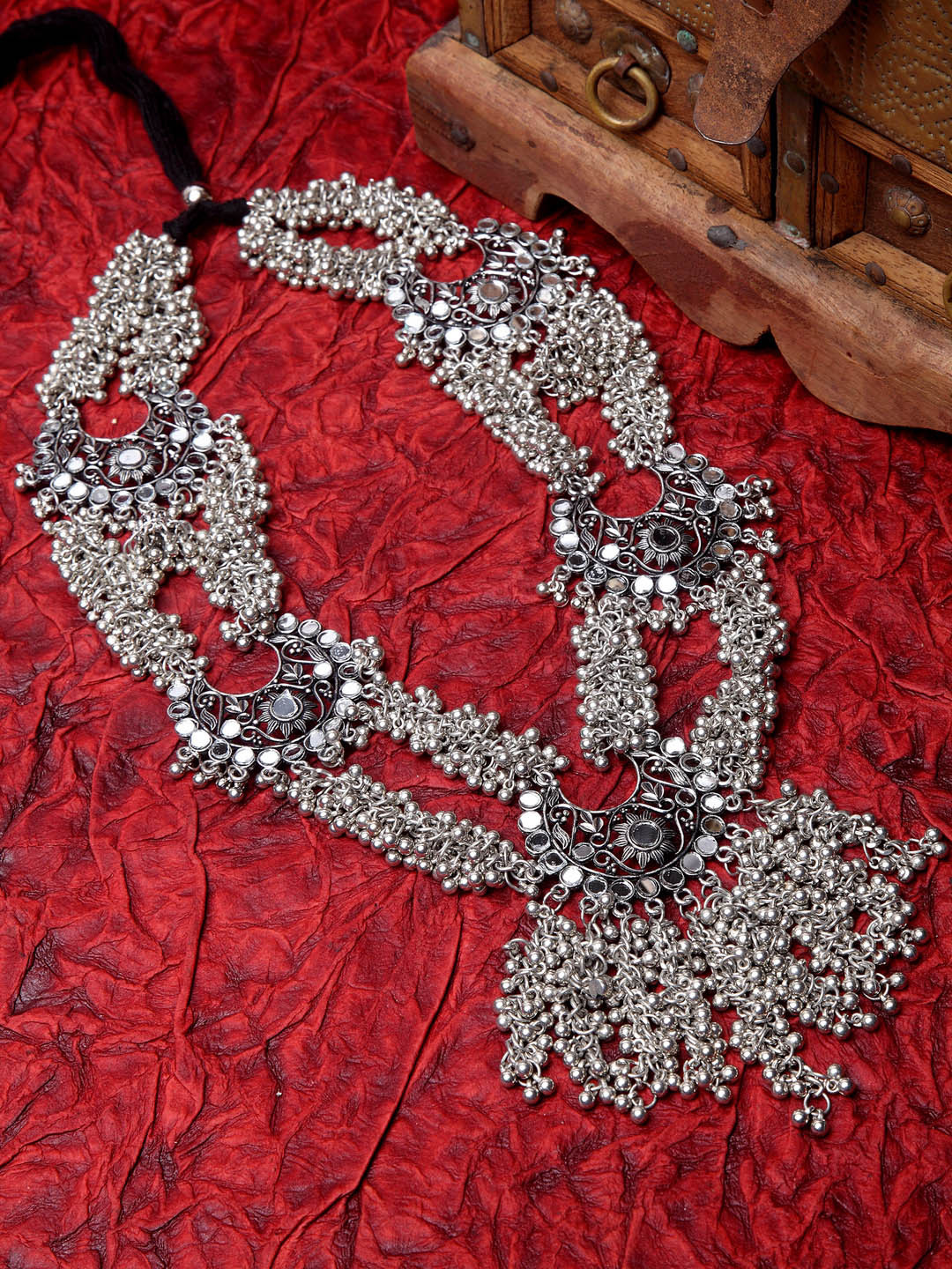 

Moedbuille Silver-Plated Handcrafted Mirror Studded Necklace
