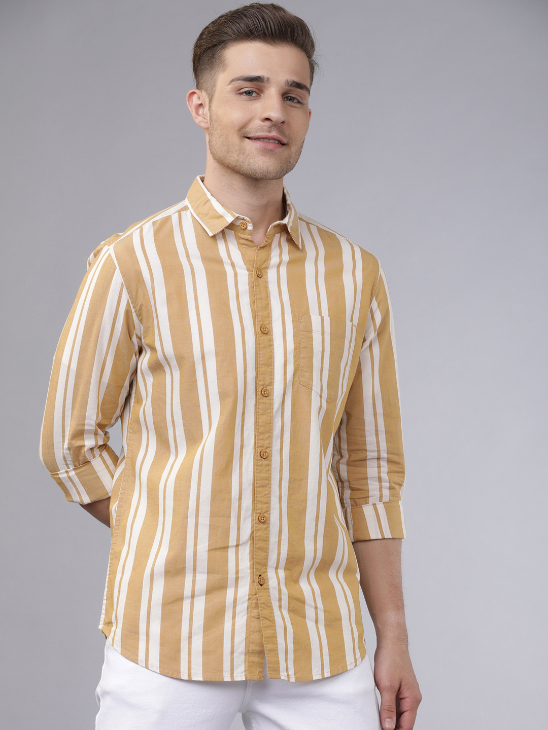 

HIGHLANDER Men Khaki & White Slim Fit Striped Casual Shirt