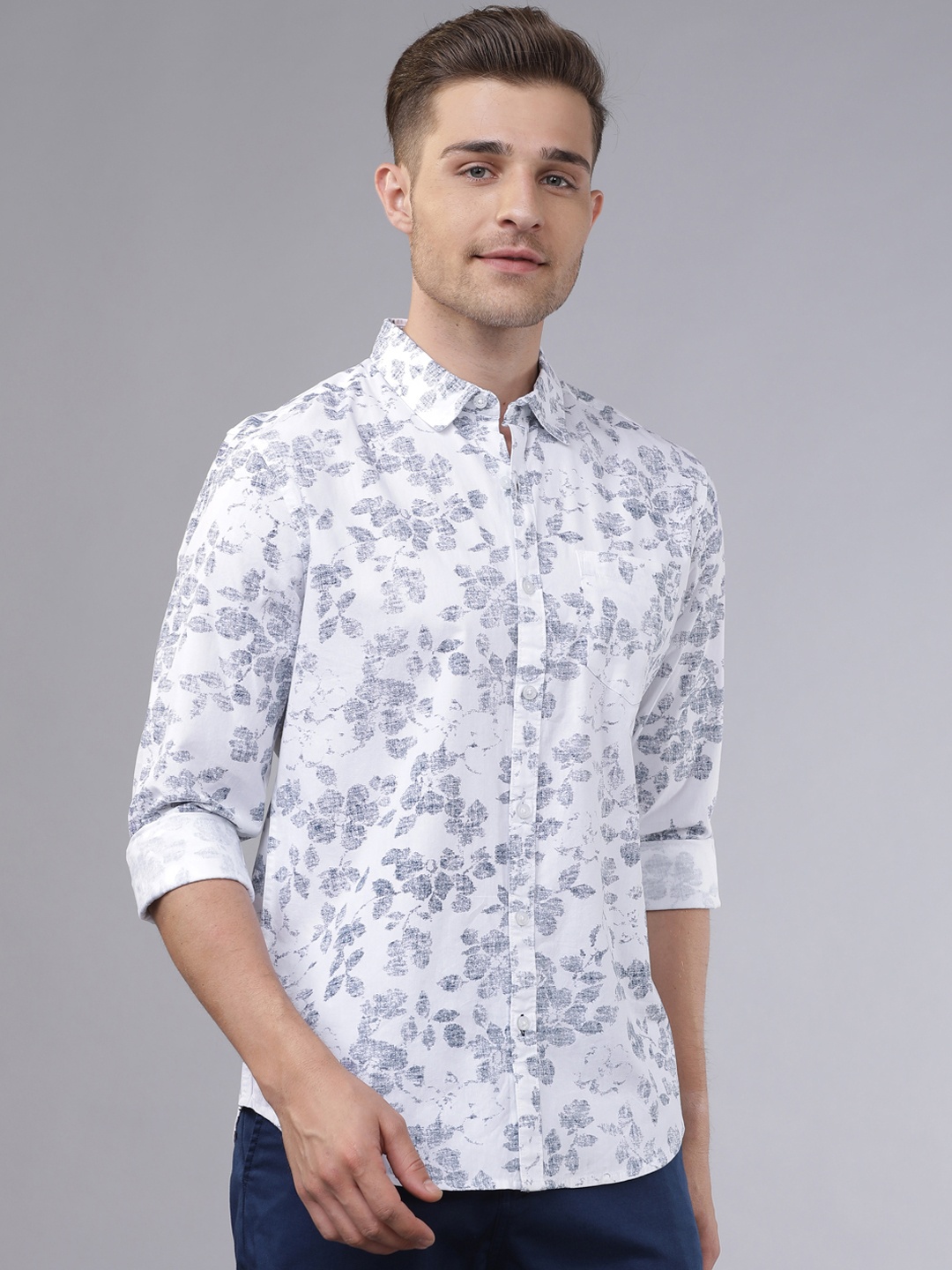 

HIGHLANDER Men White & Grey Slim Fit Printed Casual Shirt