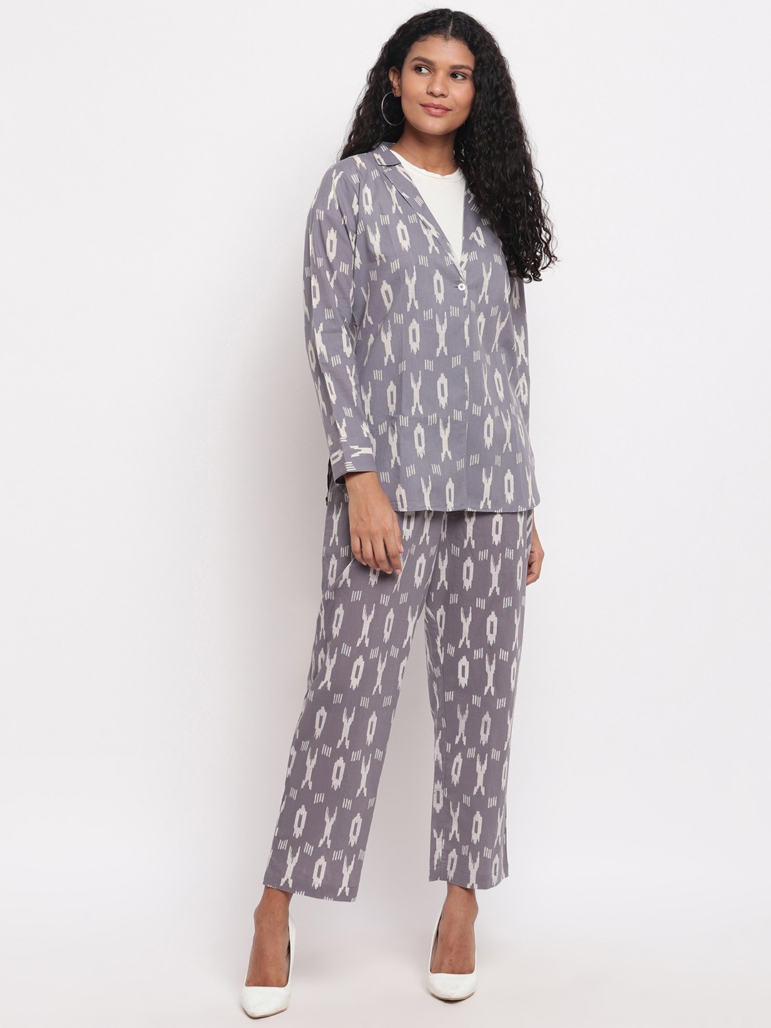 

FABNEST Women Grey & White Printed Coat with Trousers