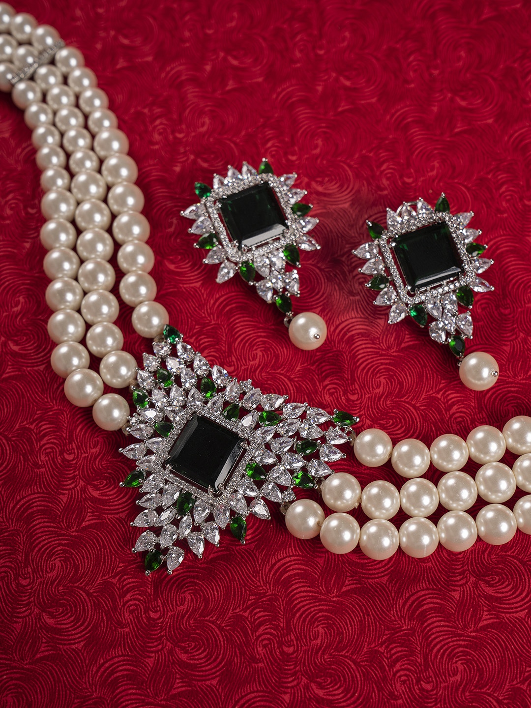 

Shoshaa Gold Plated White & Green Emerald & Pearl-Beaded Jewellery Set