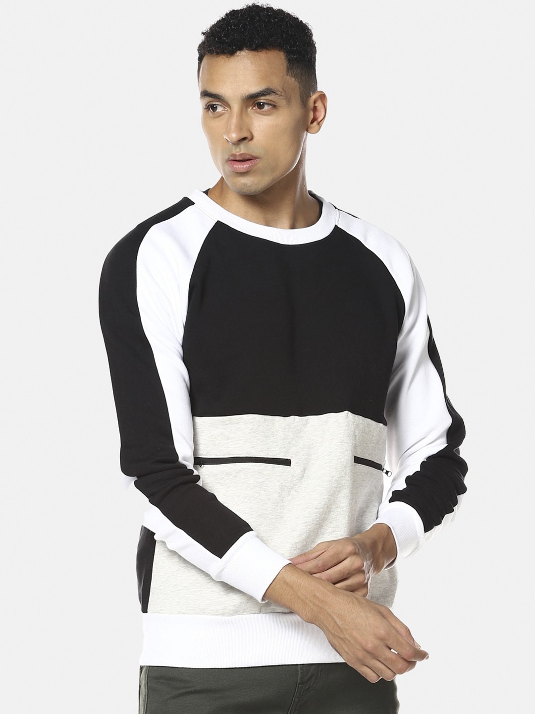 

Campus Sutra Men Black & White Colourblocked Sweatshirt