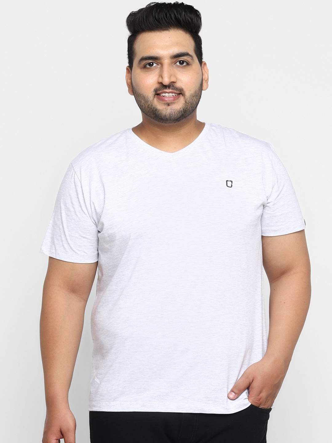Urbano Plus Men White Solid V-Neck Pure Cotton T-shirt