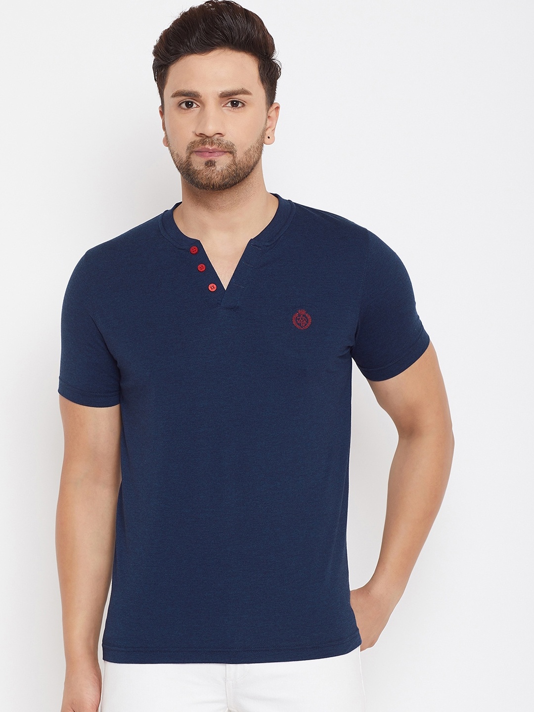 

Adobe Men Navy Blue Solid Henley Neck T-shirt
