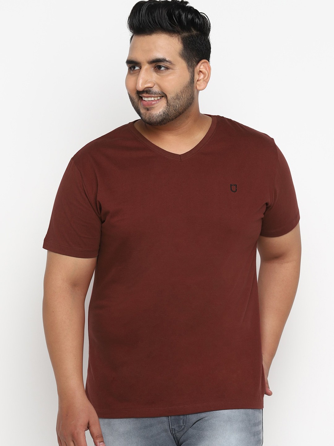 

Urbano Plus Men Maroon Solid V-Neck T-shirt