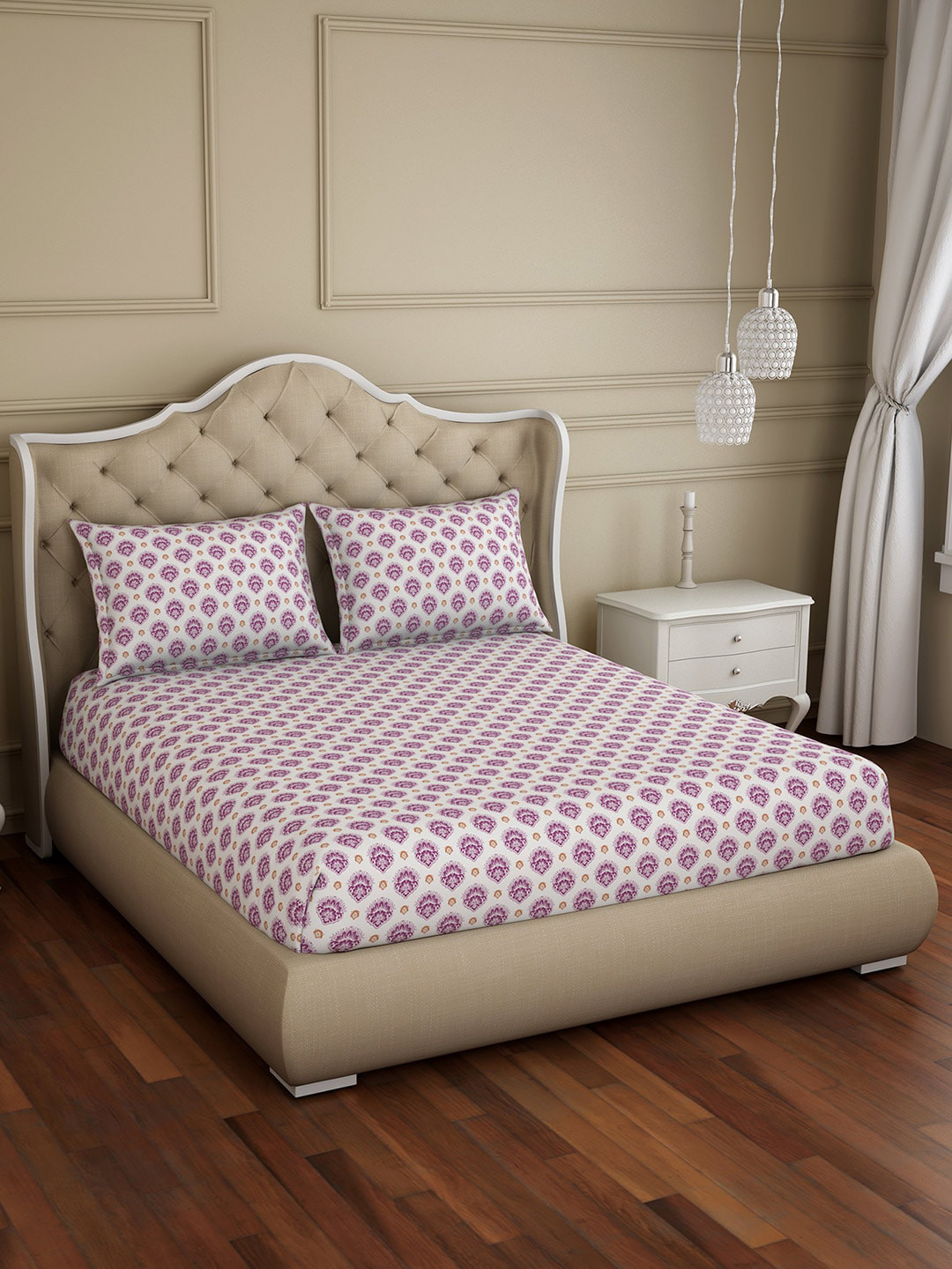 

Welspun White & Purple Ethnic Motifs 150 TC Queen Reversible Bedsheet & 2 Pillow Covers