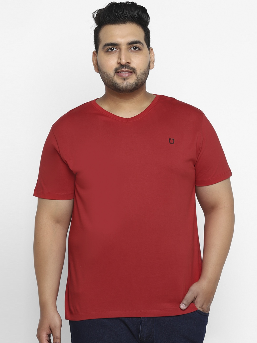 

Urbano Plus Men Red Solid V-Neck T-shirt