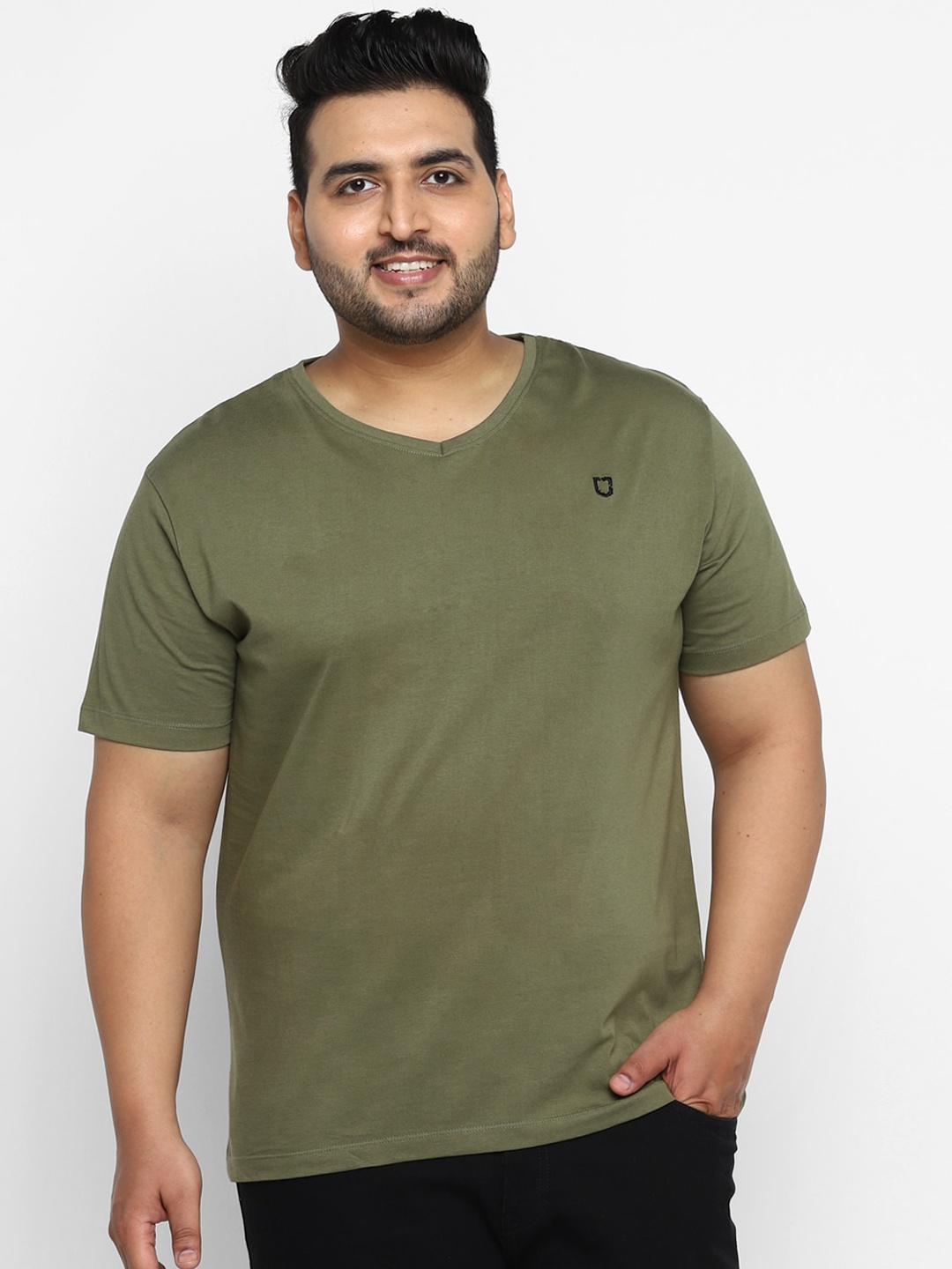 

Urbano Plus Men Olive Green Solid V-Neck Pure Cotton T-shirt