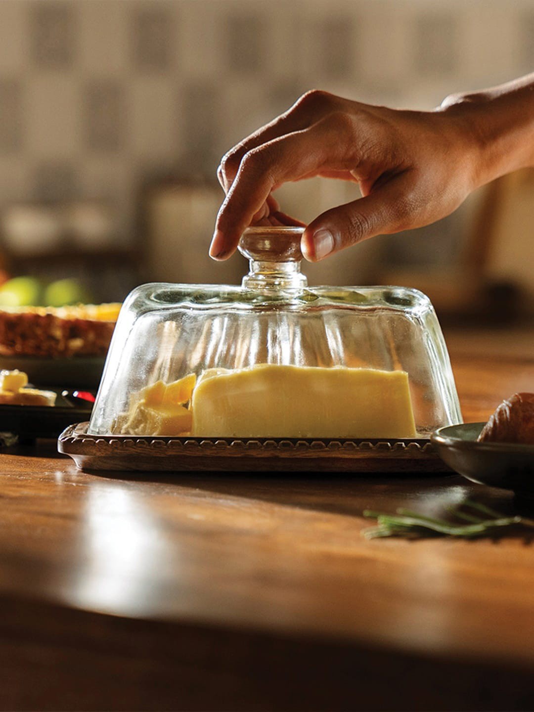 

ellementry Transparent & Brown Clear Glass Butter Dish With Wooden Base