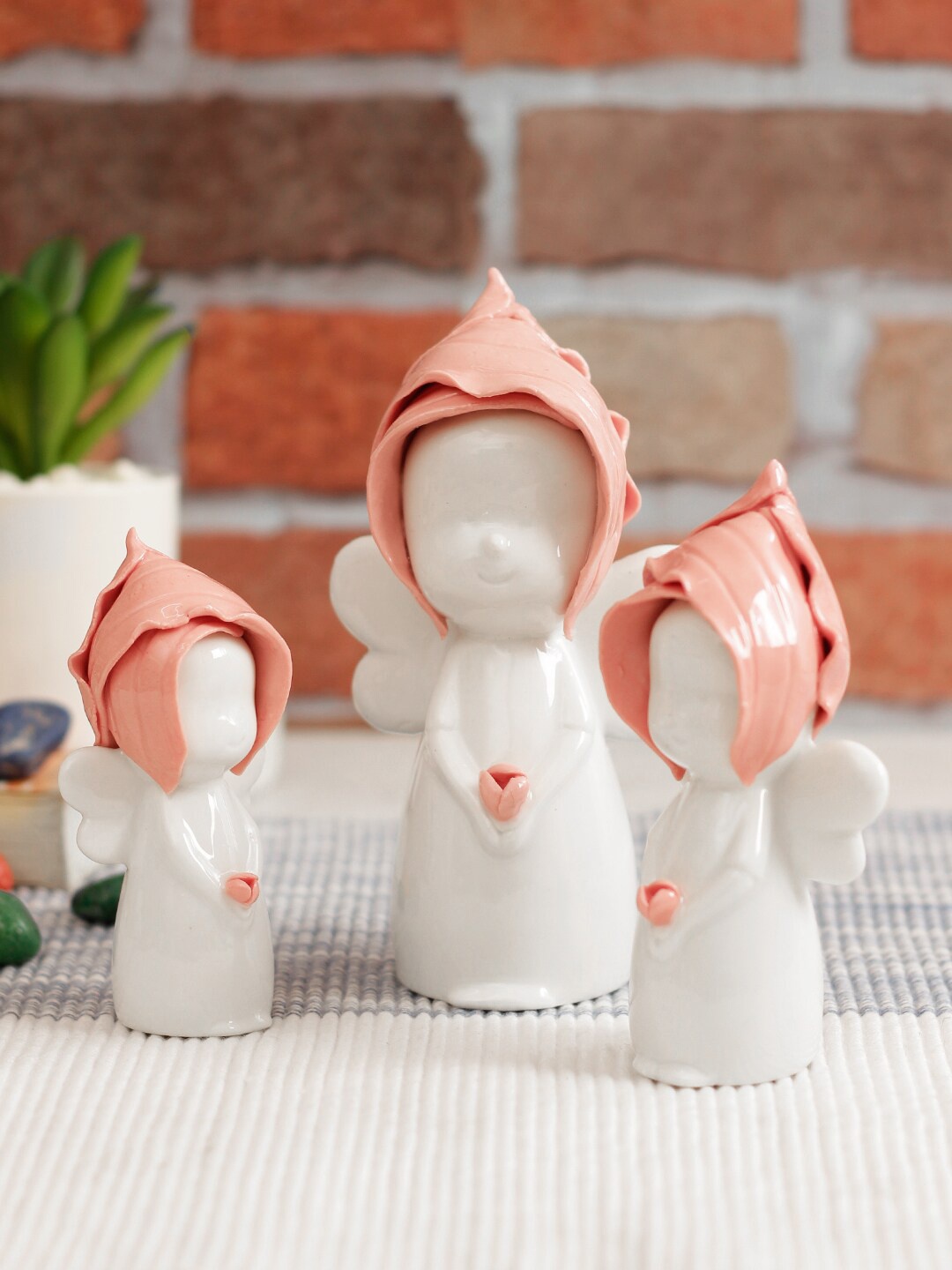 

TAYHAA Set Of 3 White & Pink Ceramic Angel Showpieces