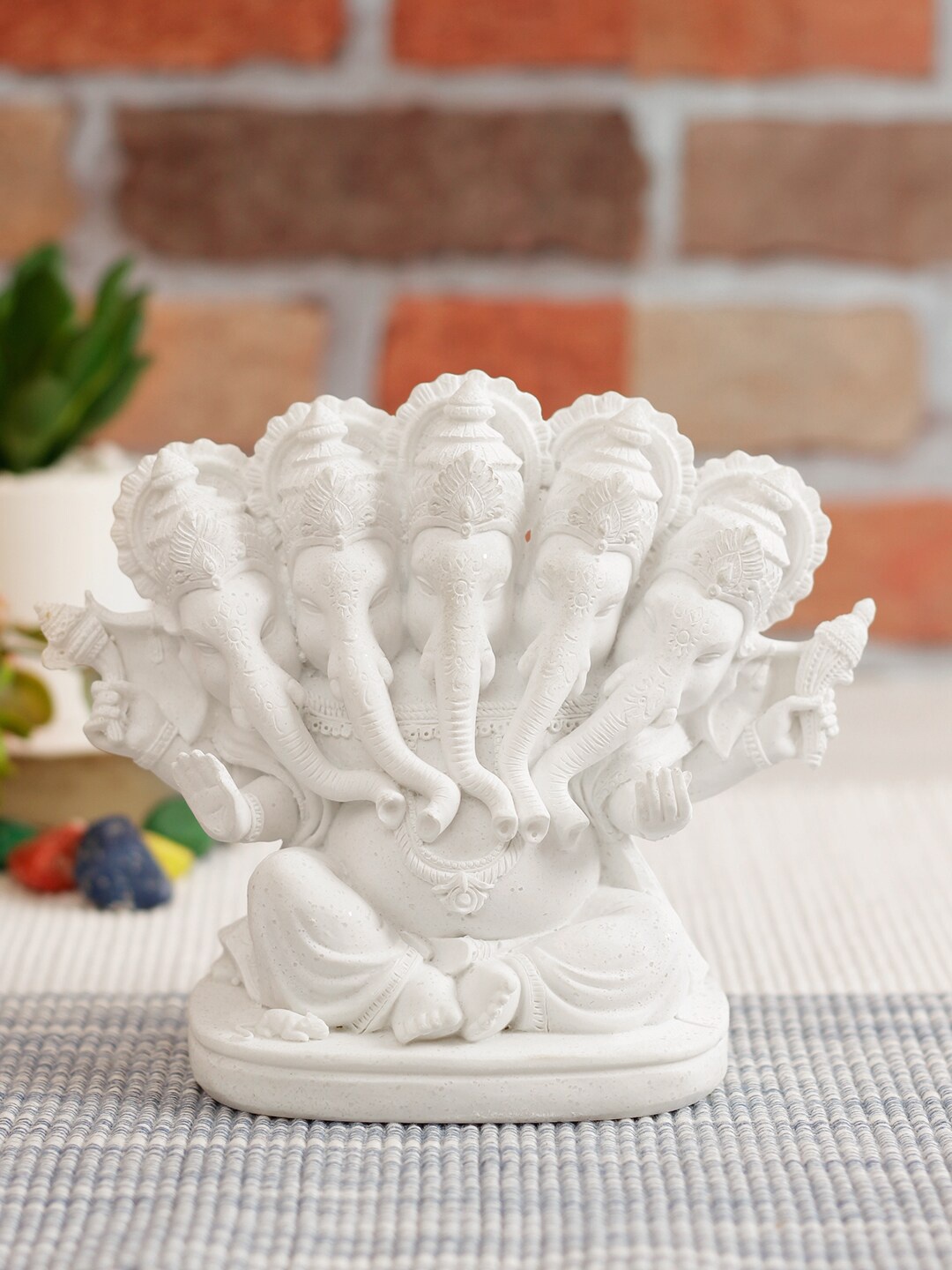 

TAYHAA White Polyresin Lord Ganesha Showpiece