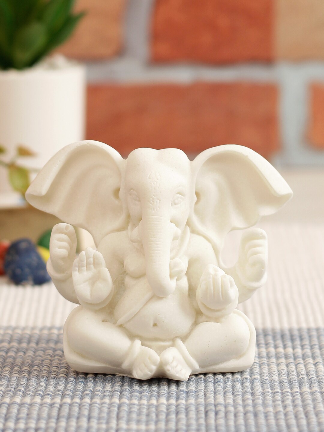 

TAYHAA White Polyresin Lord Ganesha Showpiece