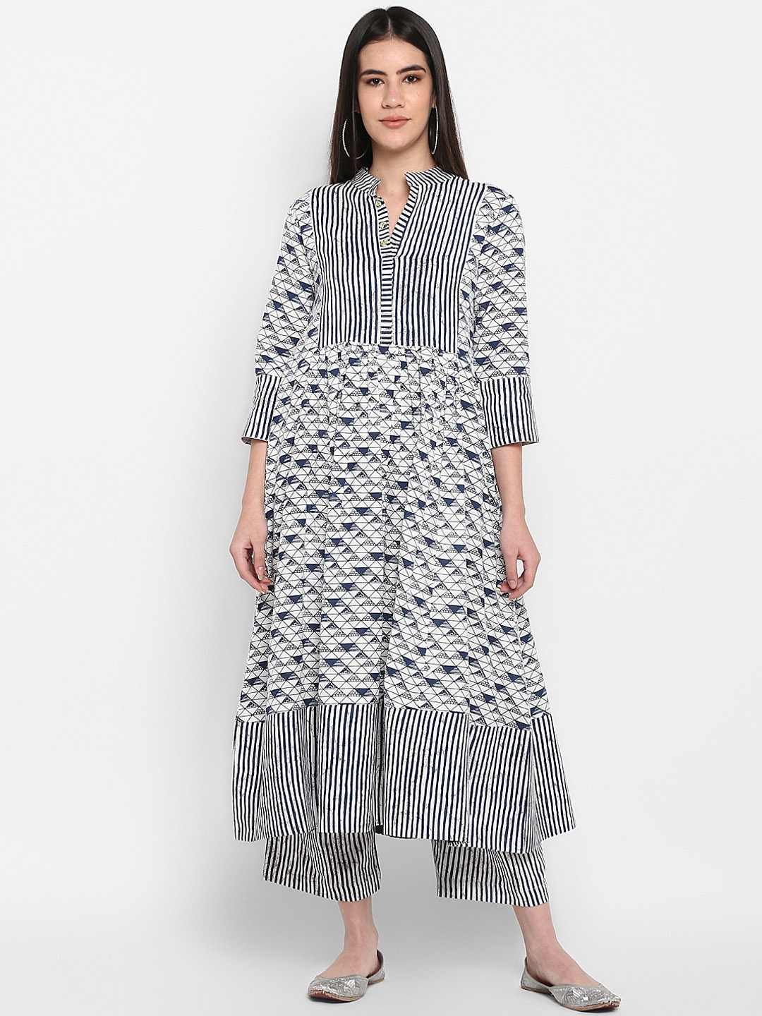 

Aprique FAB Women Navy Blue & Off-White Printed Kurta with Palazzos