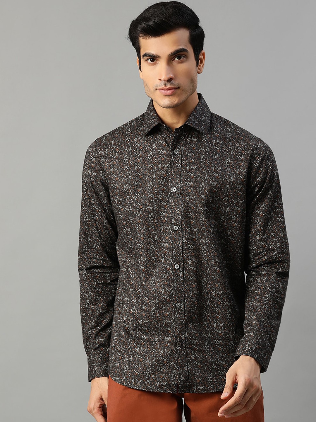 

Matinique Men Black Slim Fit Floral Opaque Printed Casual Shirt