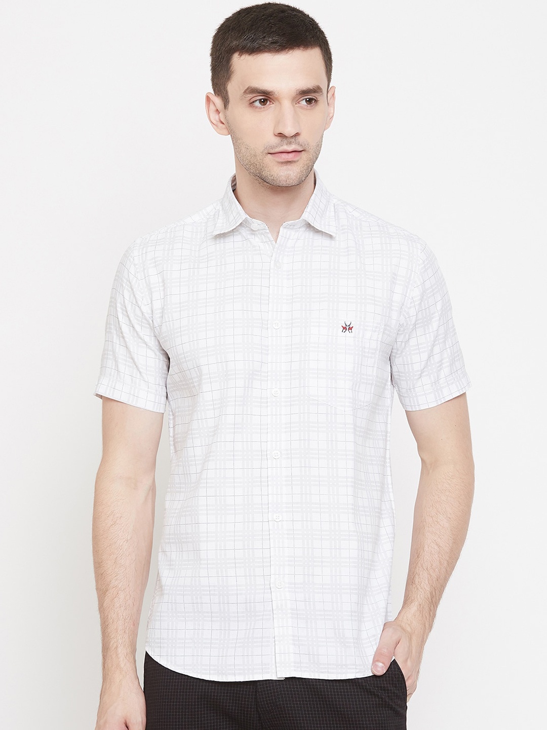 

Crimsoune Club Men White Slim Fit Checked Casual Shirt