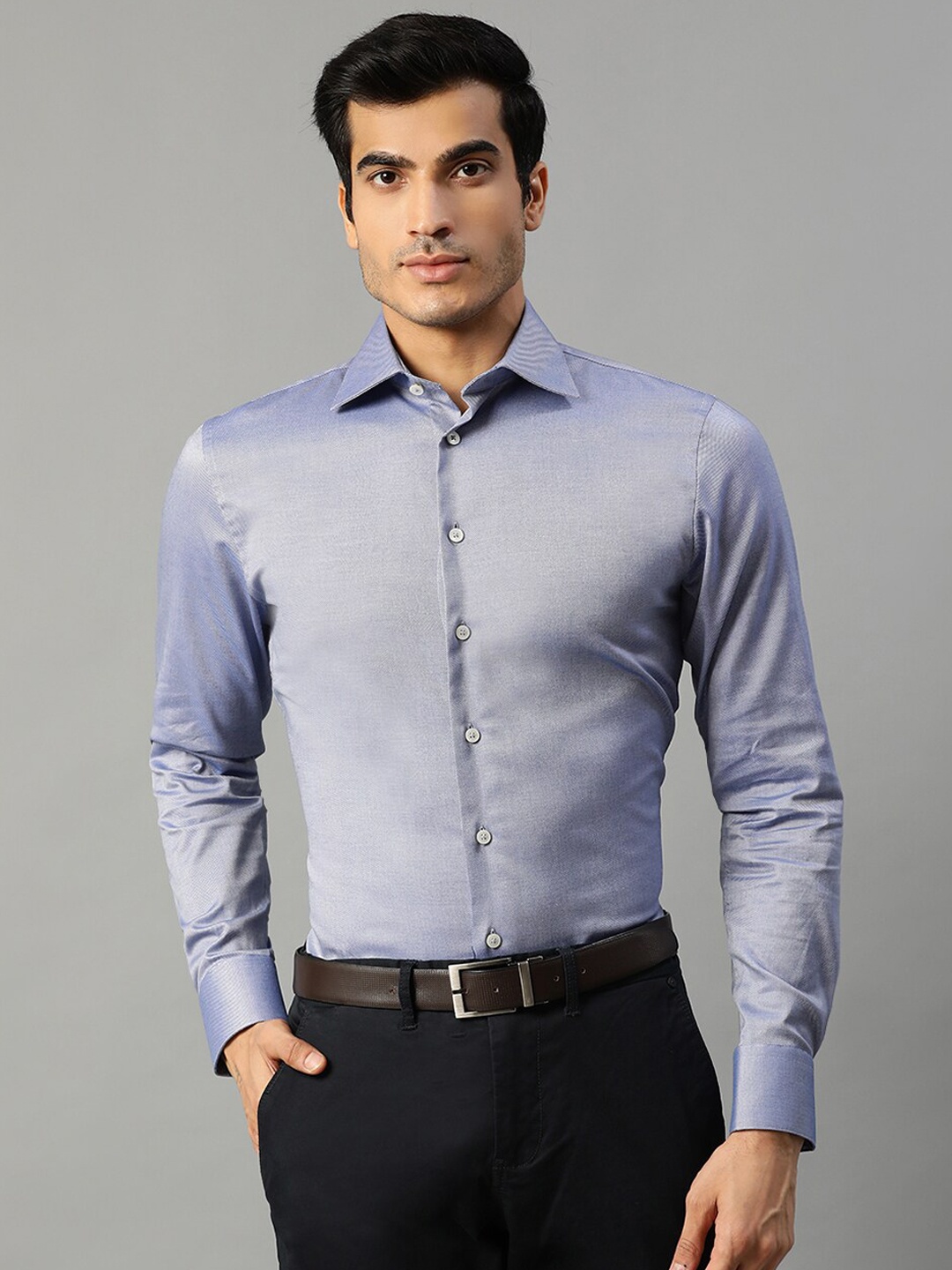 

Matinique Men Blue Slim Fit Solid Formal Shirt