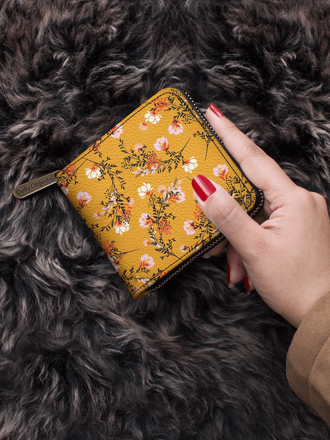 

DailyObjects Women Yellow & White Printed Zip Around Wallet