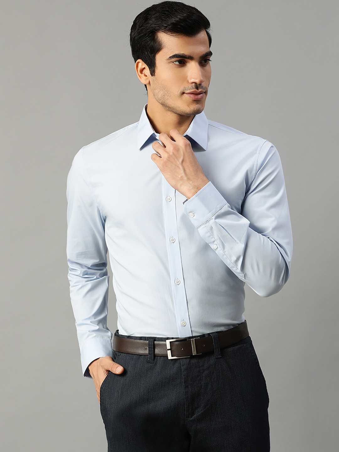 

Matinique Men Blue Slim Fit Opaque Formal Shirt