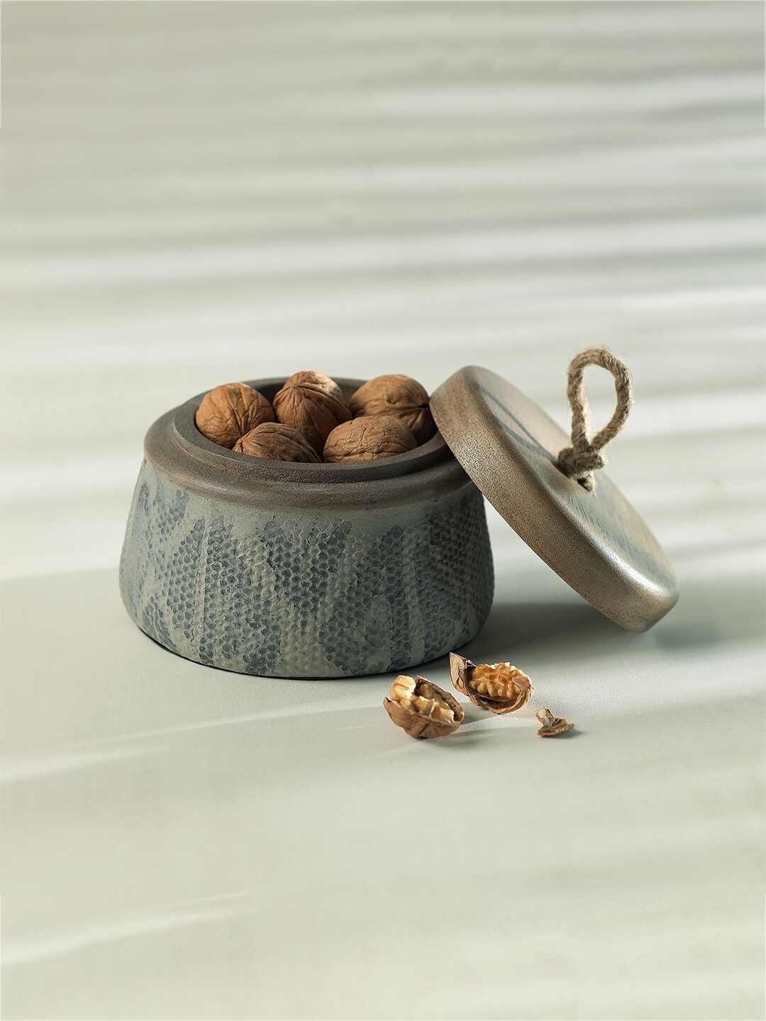 

ellementry Grey & Brown Ecomix Akoda Storage Box With Wooden Lid