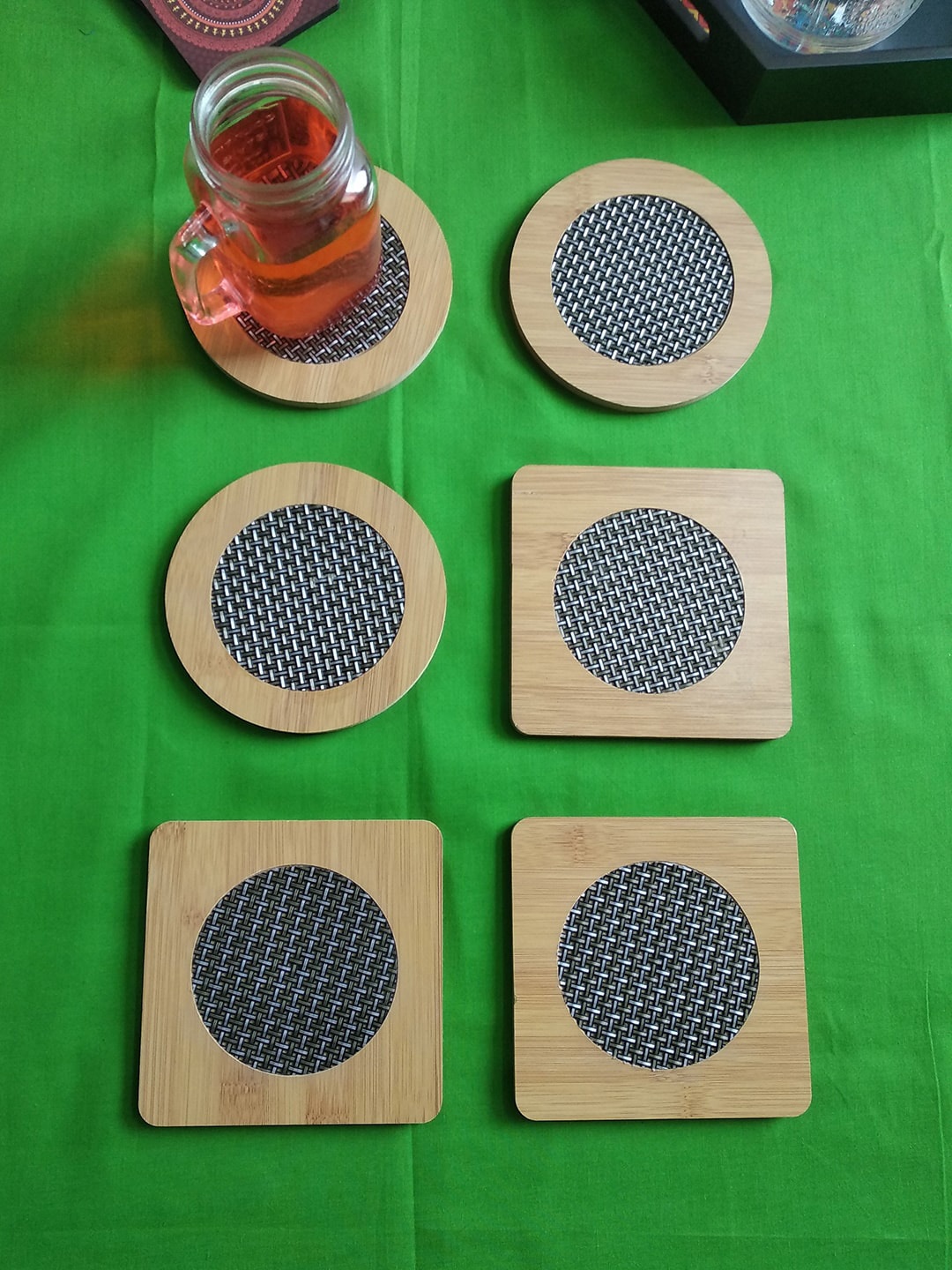 

CRAYTON Set Of 6 Brown & Grey Mesh Patterned Square & Round Bamboo Coasters