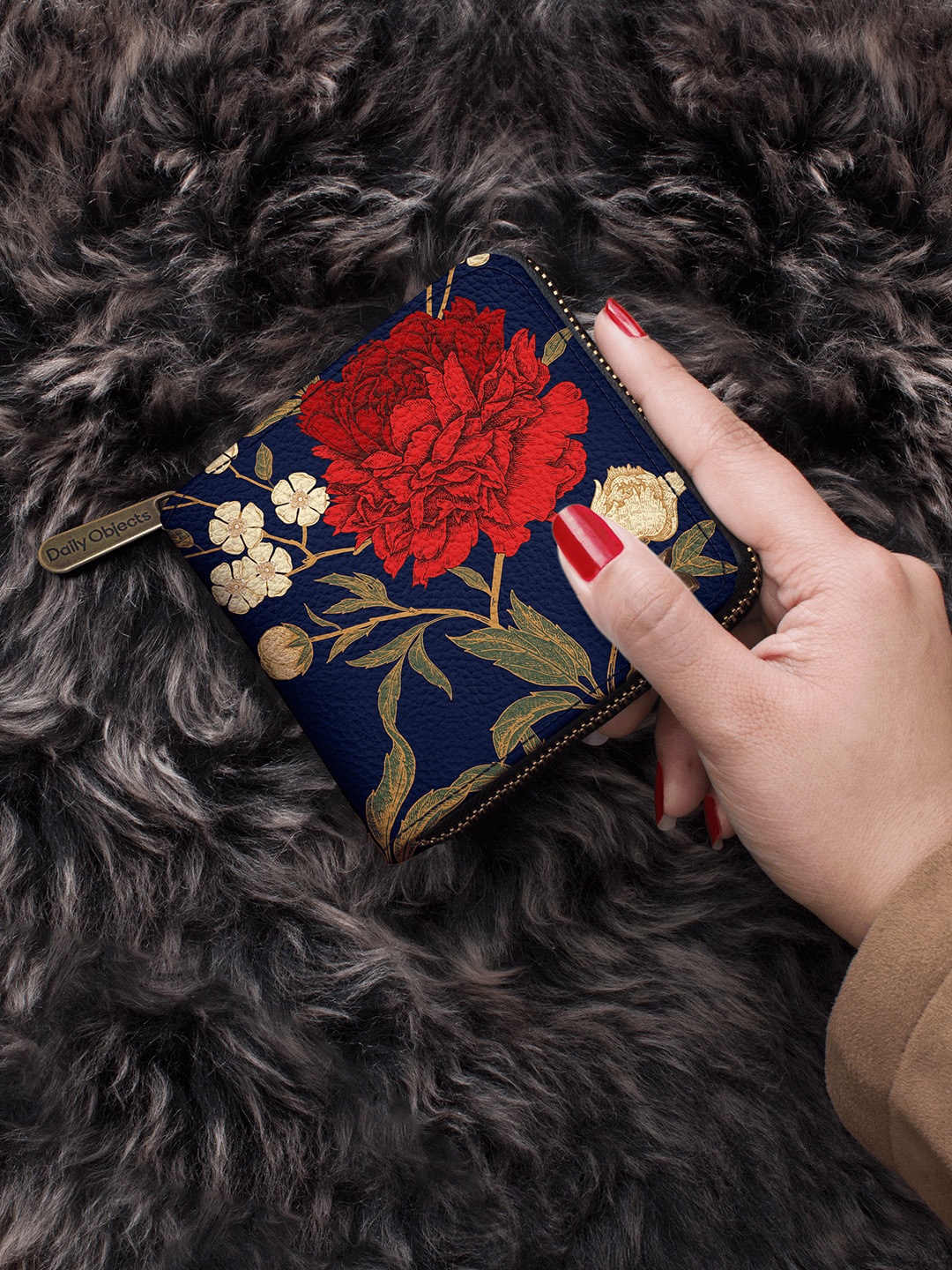 

DailyObjects Women Blue & Red Printed Zip Around Wallet