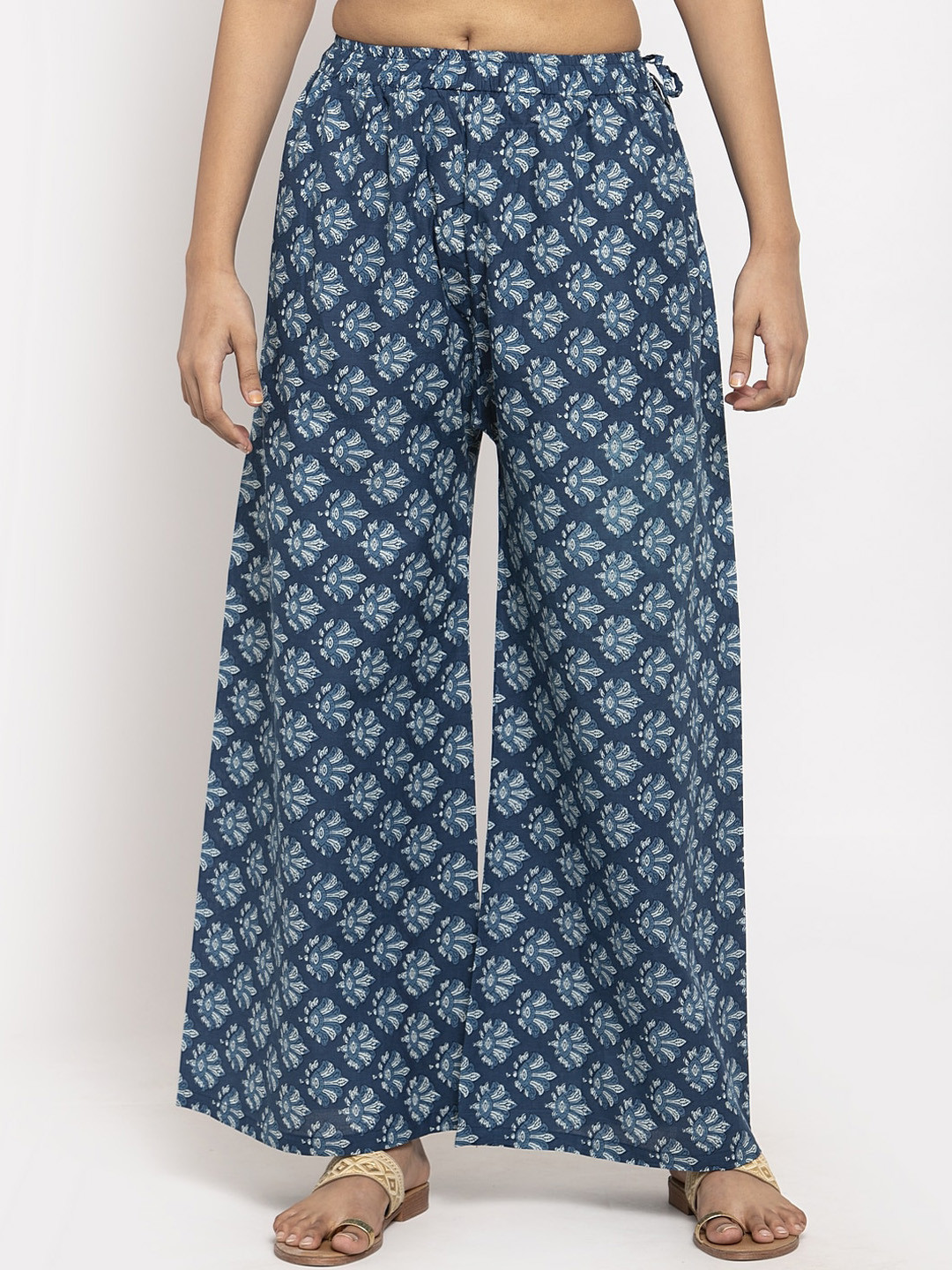 

TAG 7 Women Blue & White Printed Straight Palazzos