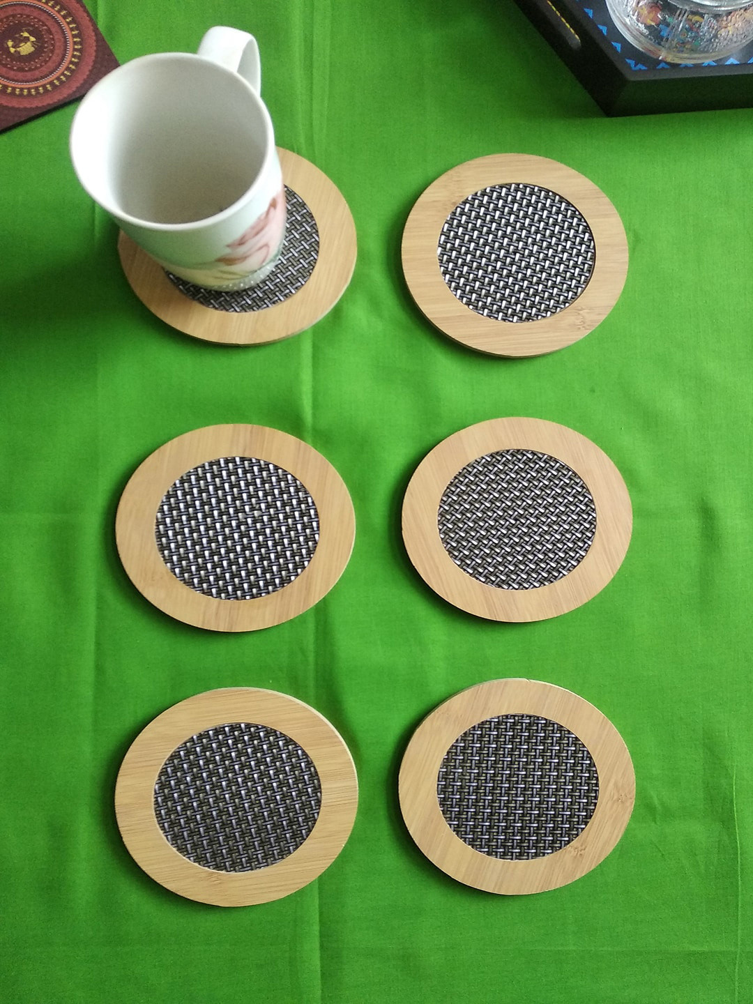 

CRAYTON Set Of 6 Brown & Grey Mesh Printed Round Bamboo Coasters
