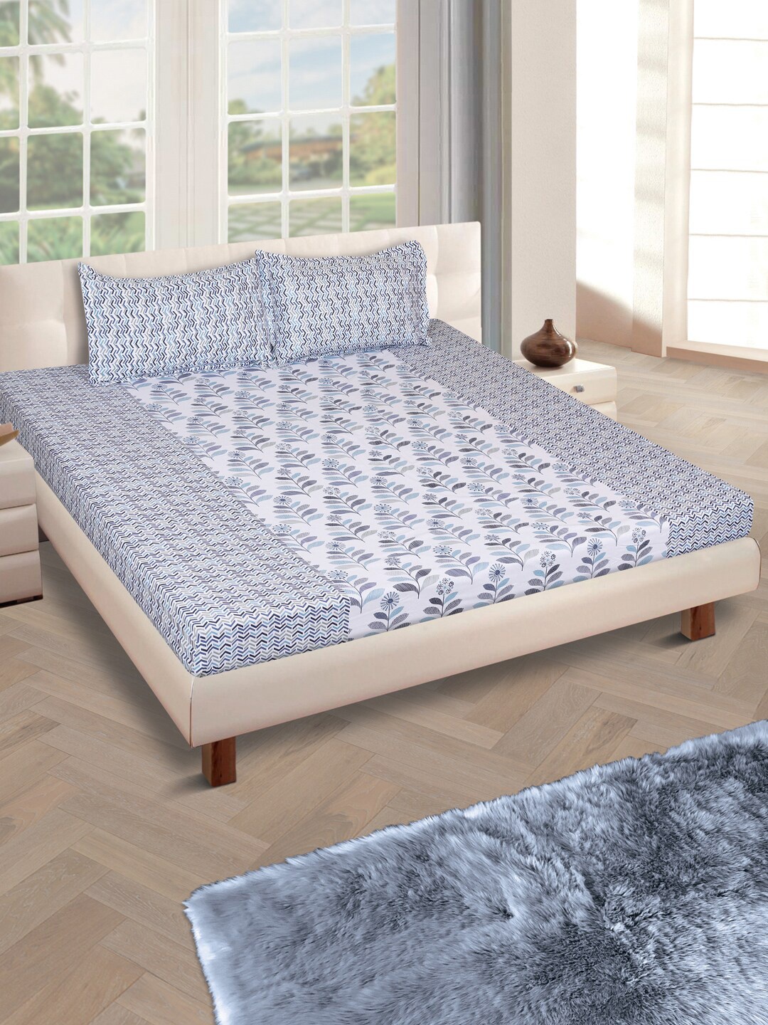 

ROMEE Blue Geometric 160 TC Cotton 1 Queen Bedsheet with 2 Pillow Covers