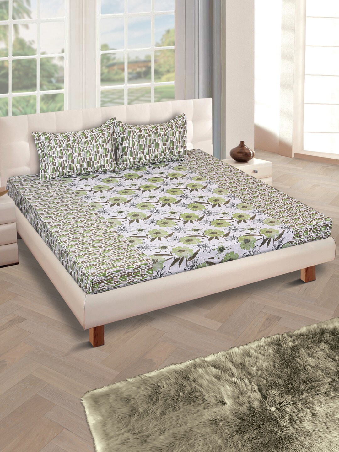 

ROMEE Green & White Floral 160 TC Cotton 1 Queen Bedsheet with 2 Pillow Covers