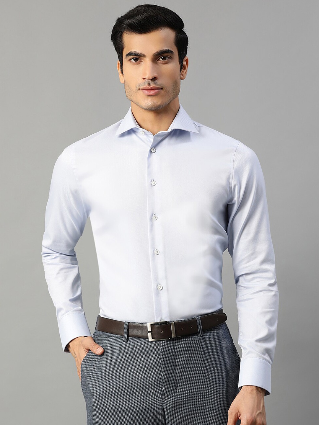 

Matinique Men Blue Slim Fit Solid Formal Shirt