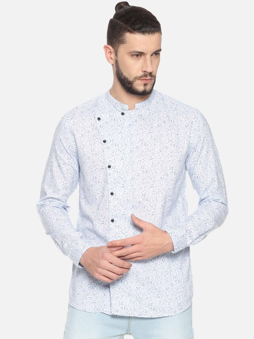 

SHOWOFF Men White & Blue Slim Fit Printed Casual Shirt