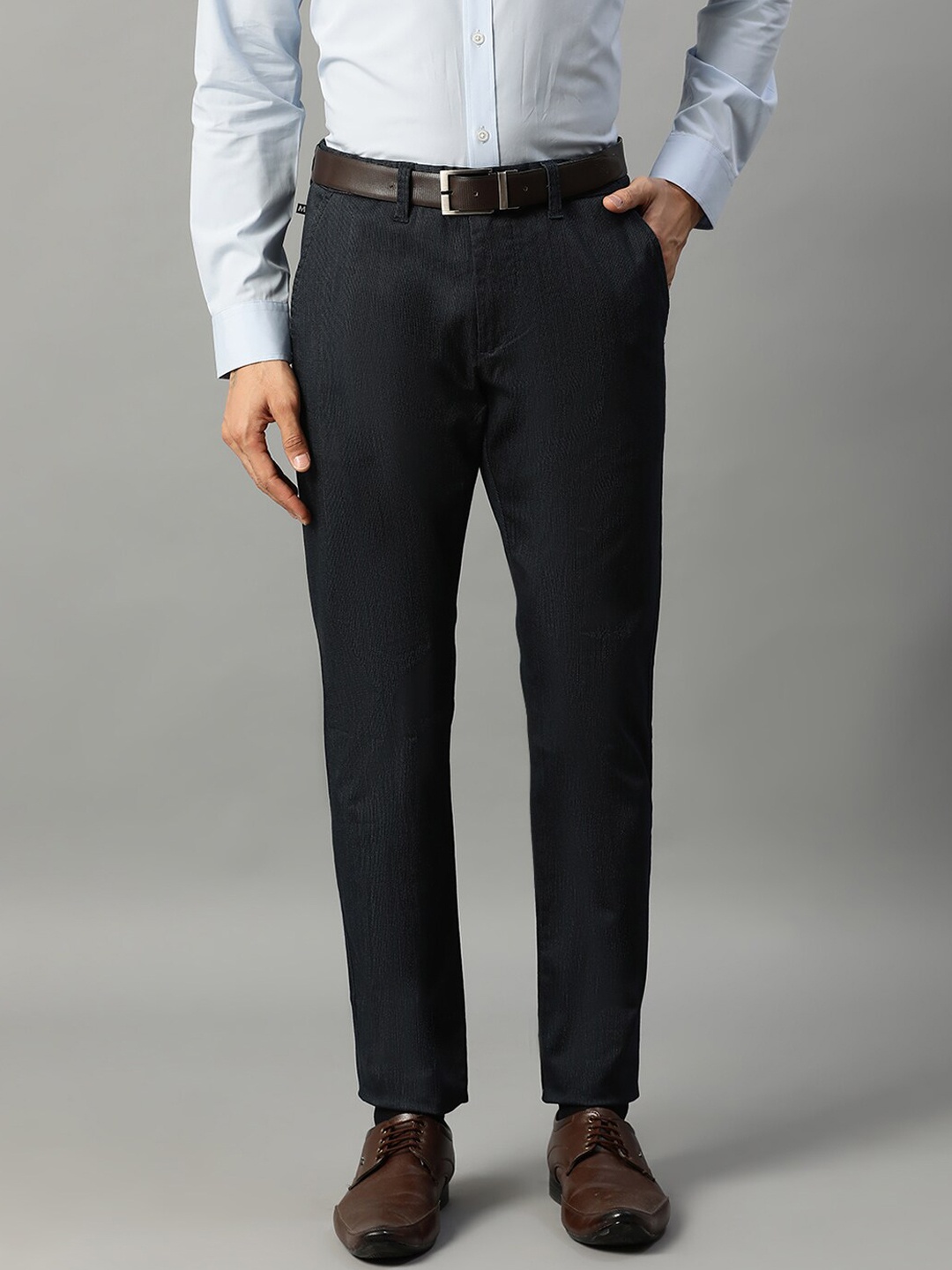 

Matinique Men Navy Blue Slim Fit Solid Chinos