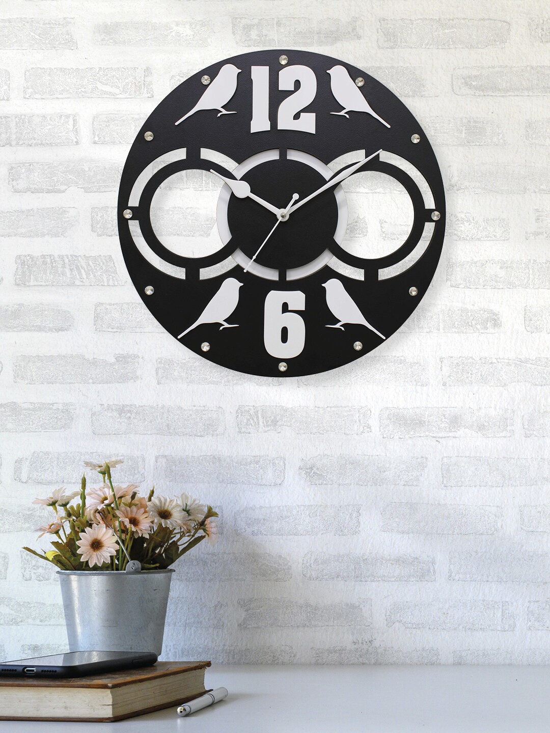 

RANDOM Black Round Solid Analogue Wall Clock 11.5cmX11.5cm