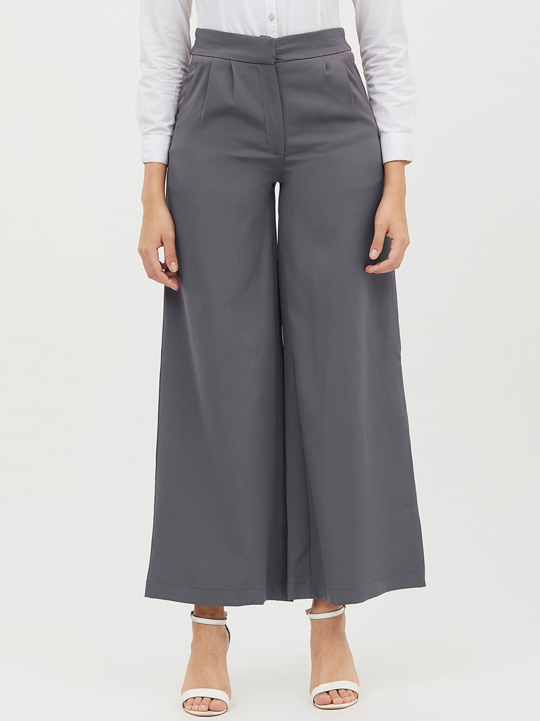 

Harpa Women Grey Smart Regular Fit Solid Parallel Trousers