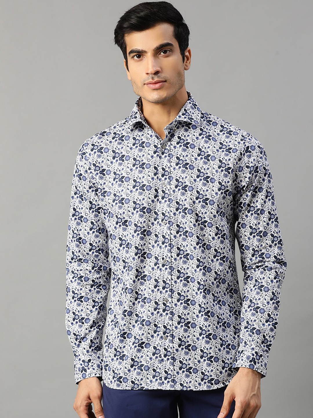 

Matinique Men Navy Blue Slim Fit Floral Opaque Printed Casual Shirt