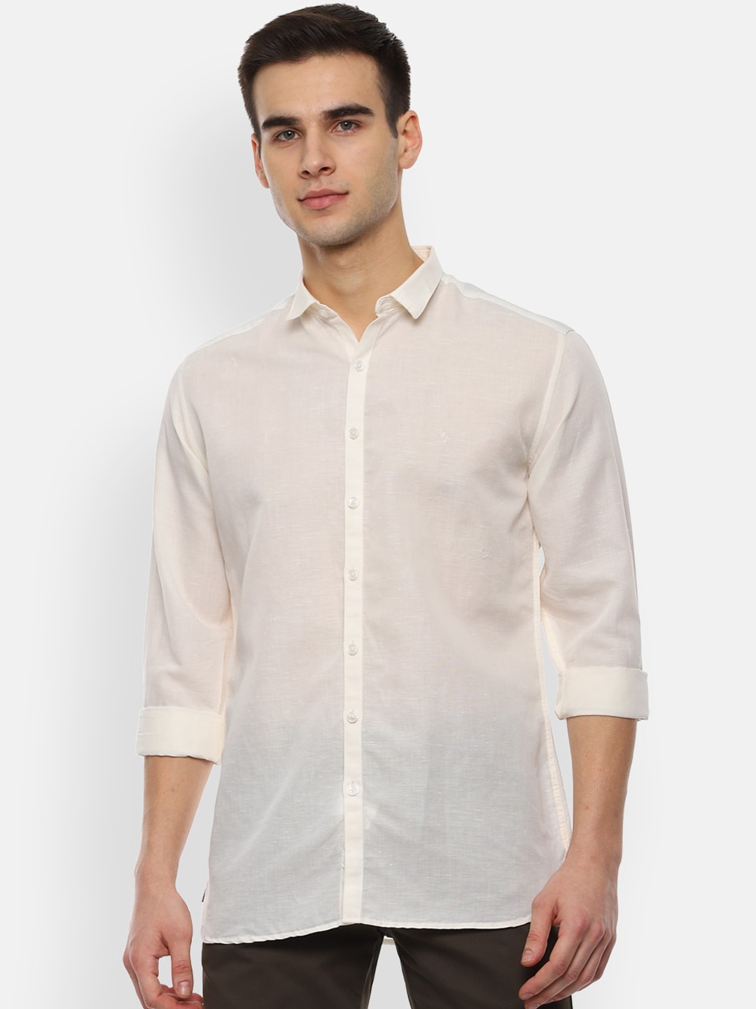 

V Dot Men Cream-Coloured Slim Fit Solid Casual Shirt