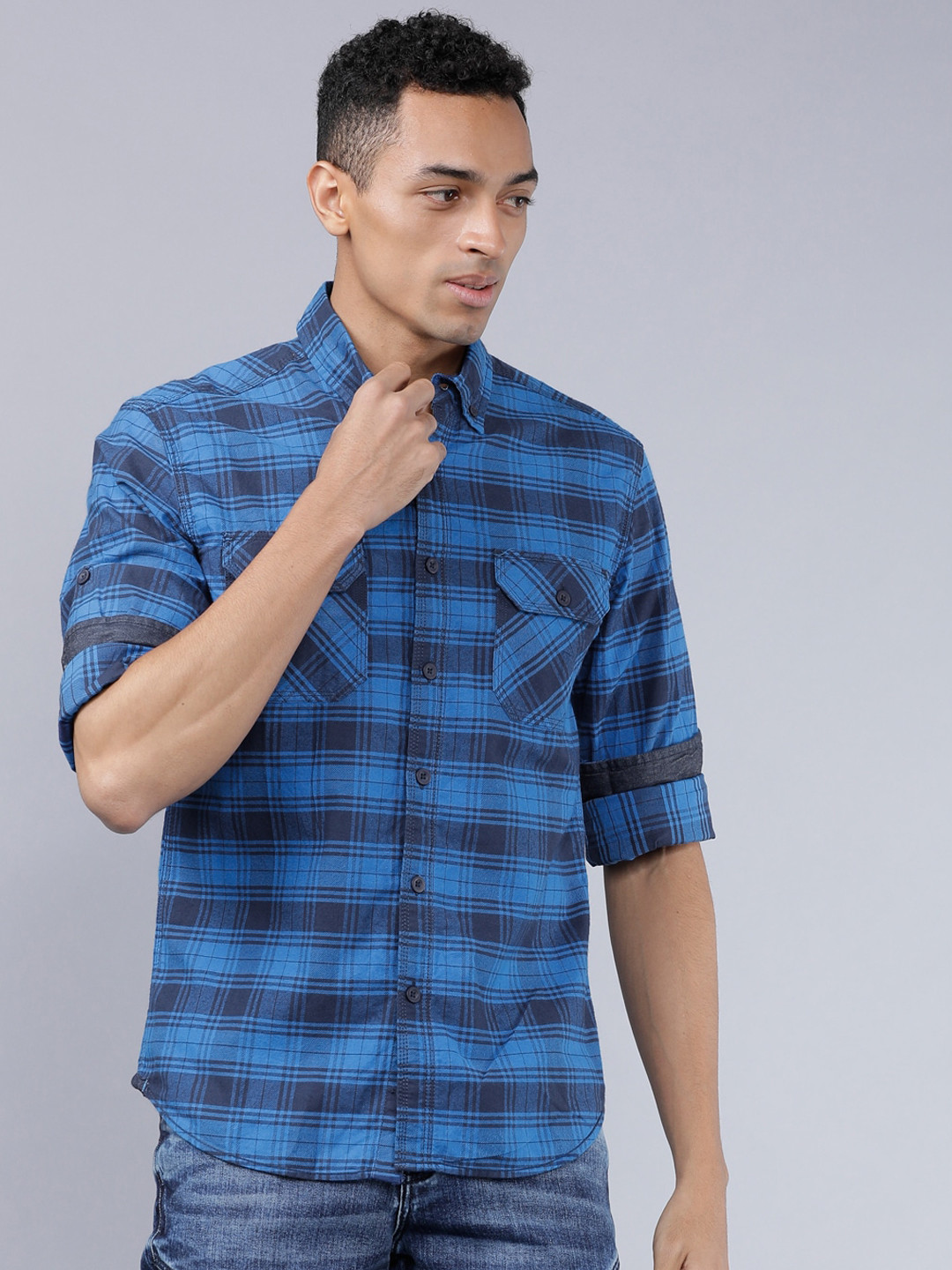 

LOCOMOTIVE Men Blue & Navy Blue Slim Fit Checked Casual Shirt