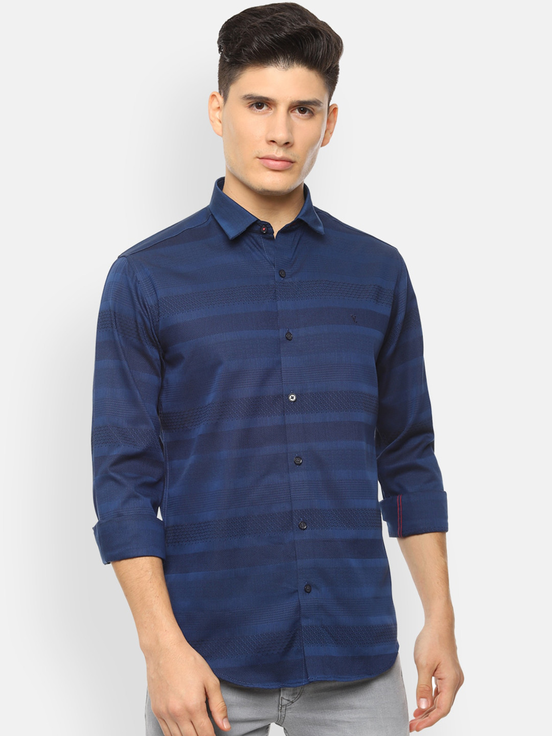 

V Dot Men Navy Blue Slim Fit Striped Casual Shirt