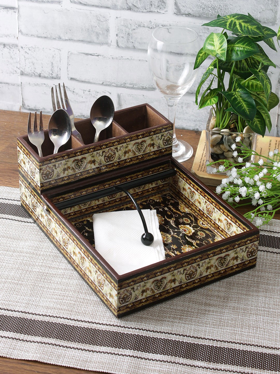 

eyda Brown Wooden Tissue Holder Set
