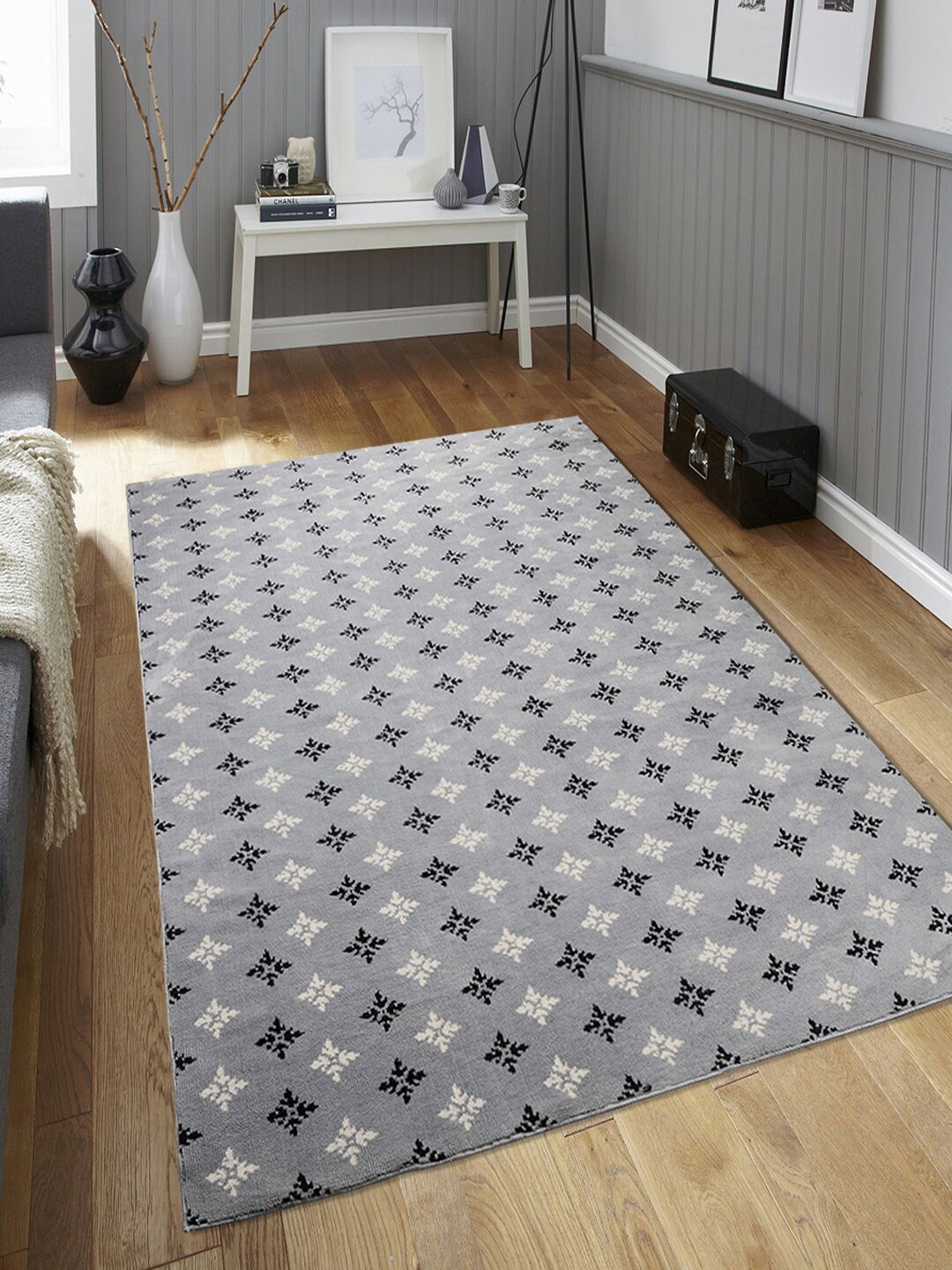 

Saral Home Grey & Black Floral Anti-Skid Carpet