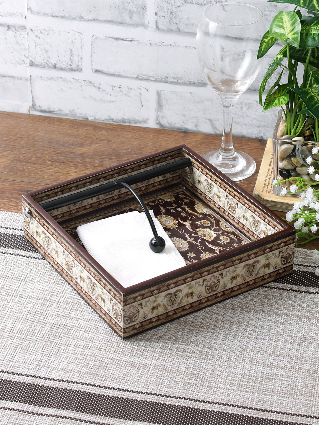 

eyda Brown Wooden Tissue Holder Set