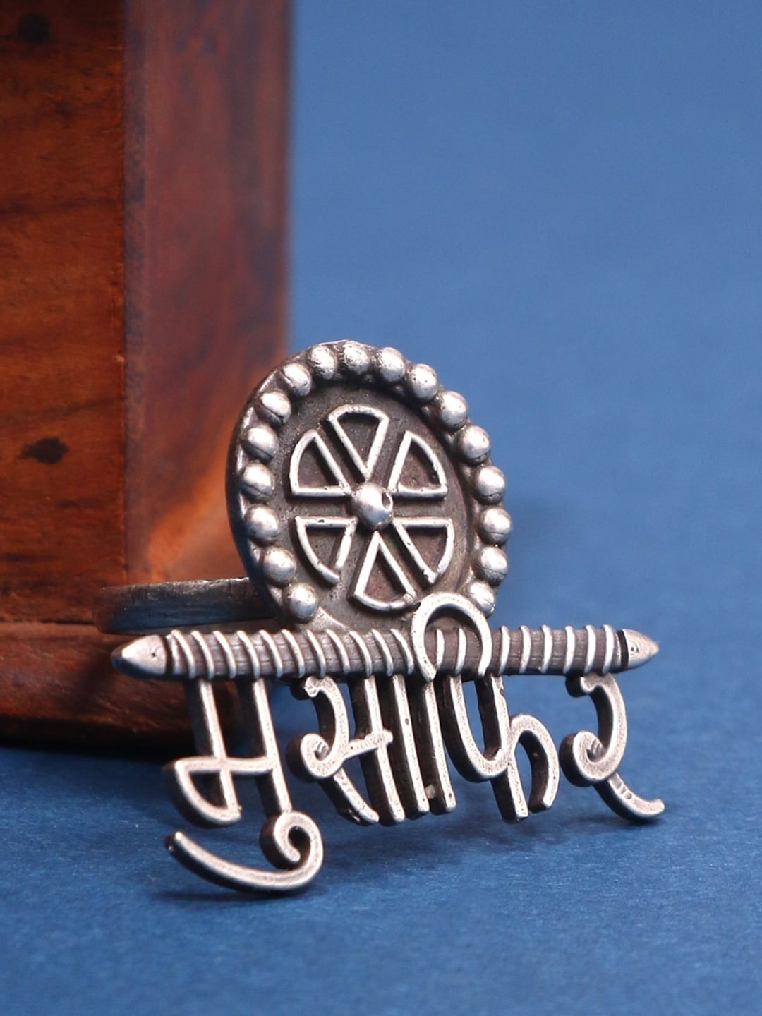 

Infuzze Oxidised Silver-Plated Finger Ring