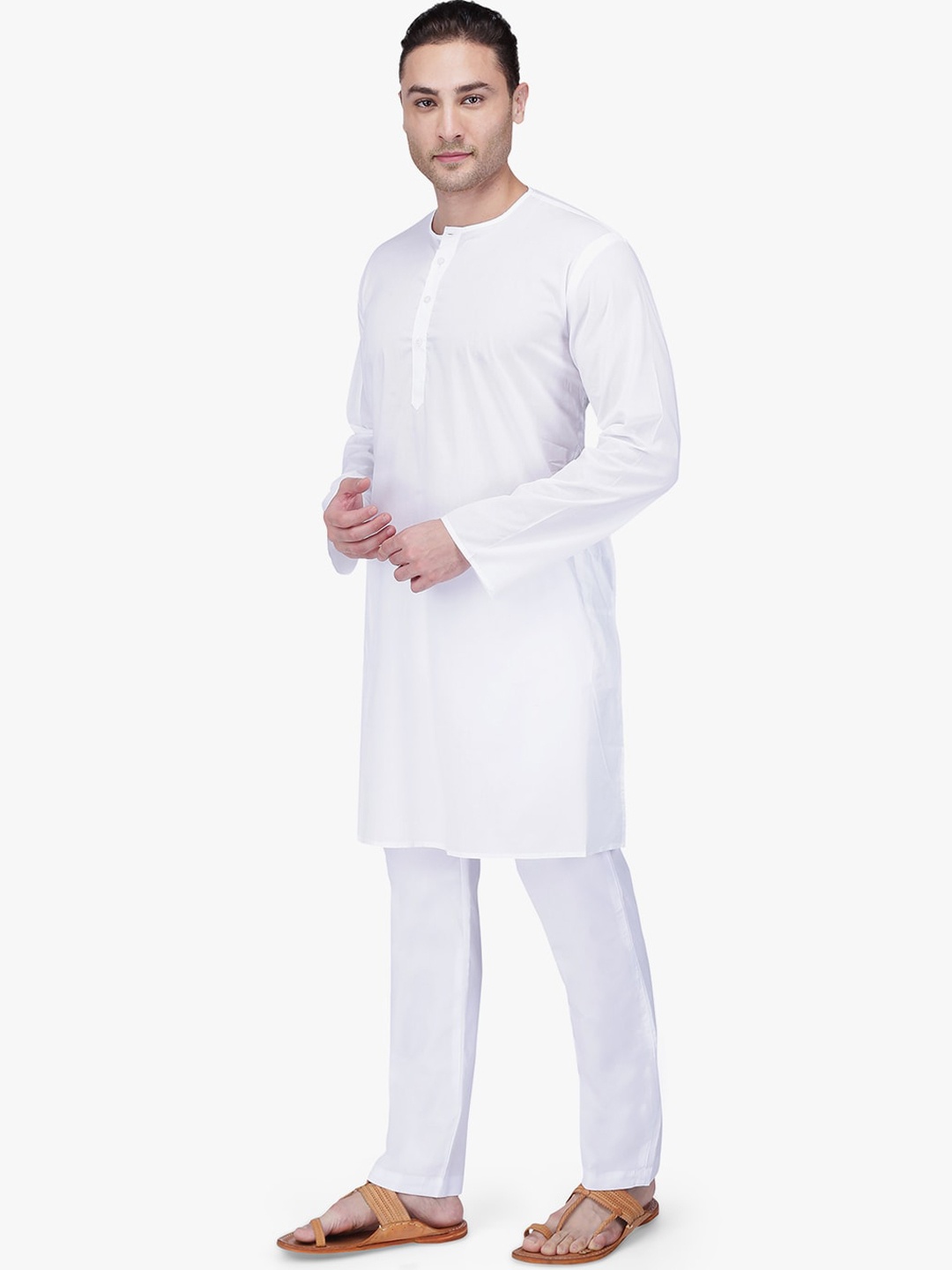 

RAJUBHAI HARGOVINDAS Men White Solid Kurta with Pyjamas