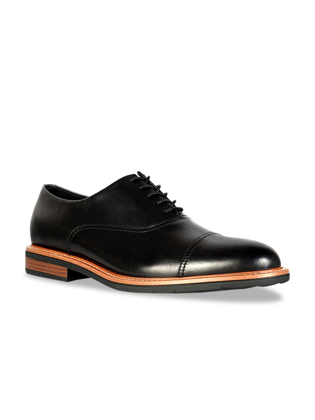 

Kenneth Cole Men Black Solid Leather Formal Oxfords