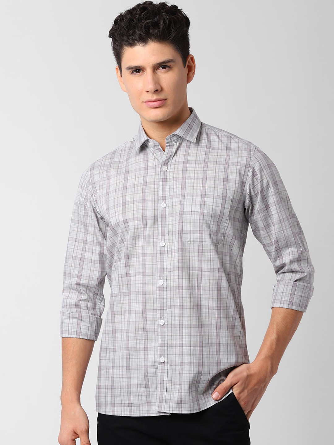 

Peter England Elite Men Grey & Pink Regular Fit Checked Casual Shirt