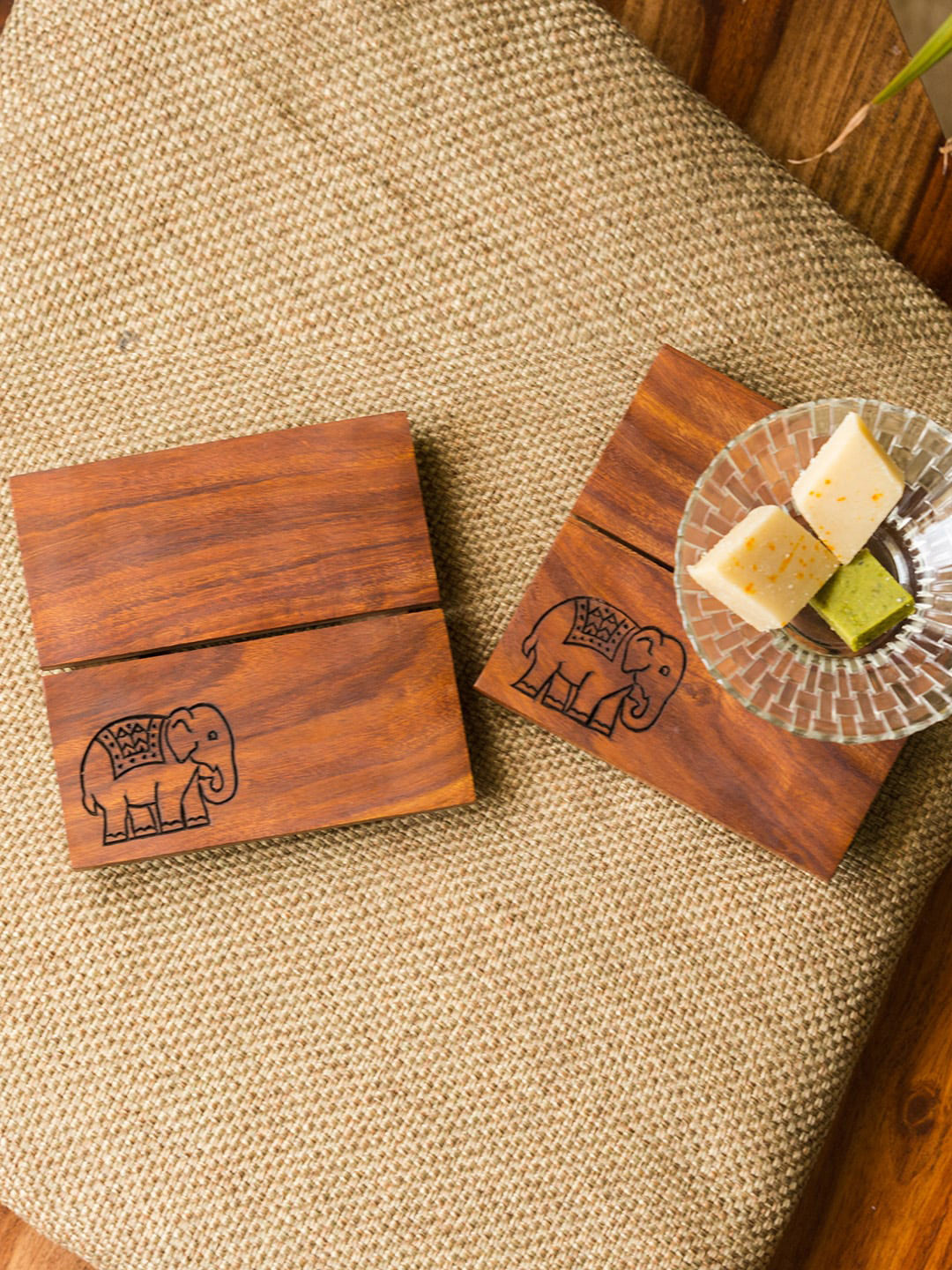 

ExclusiveLane Set of 2 Brown The Elephant Warriors Textured Wood Trivet Set