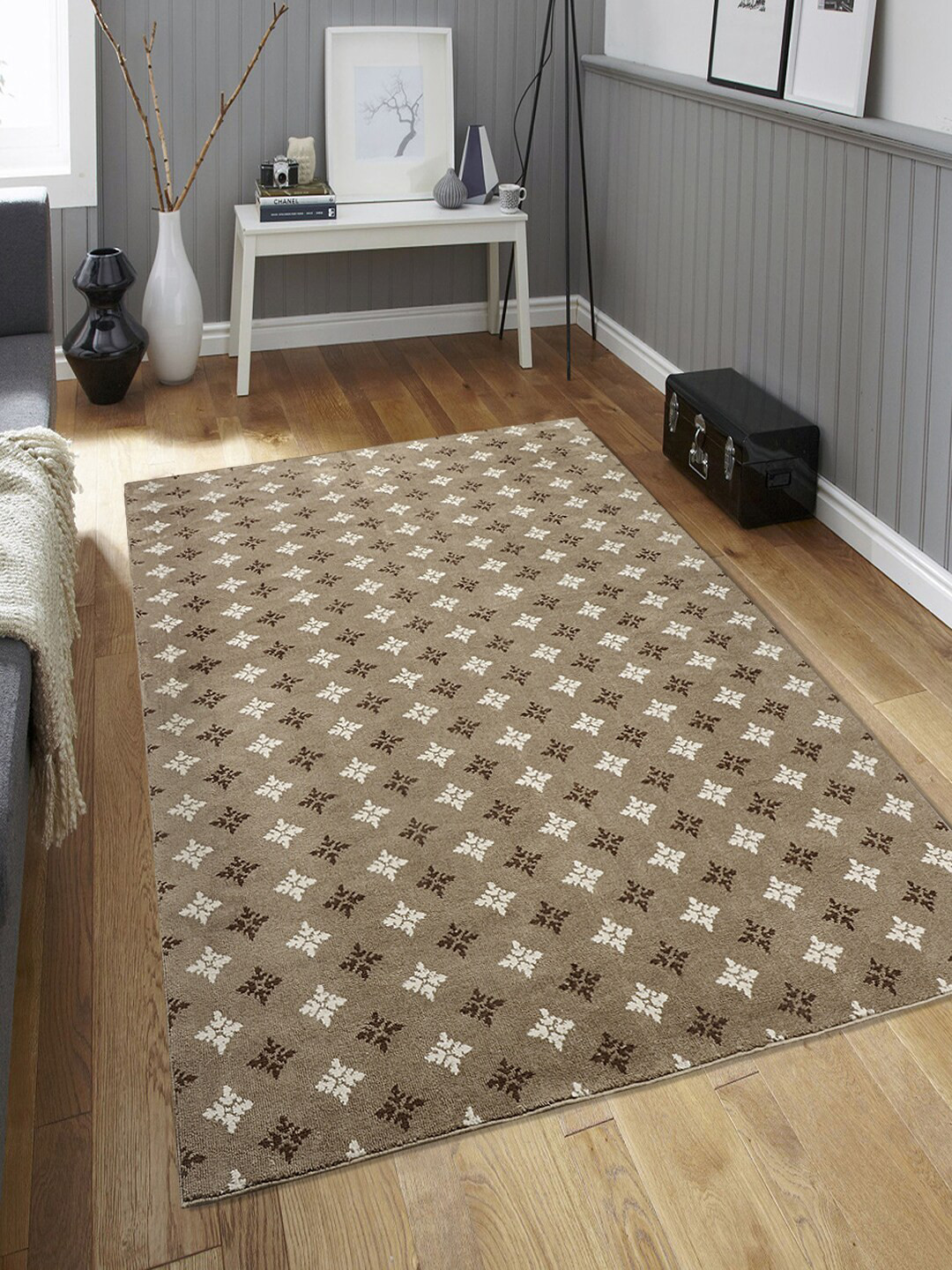 

Saral Home Beige & Off-White Ethnic Motifs Microfiber Anti-Skid Carpet
