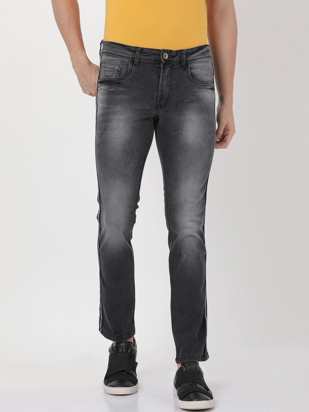 

Llak Jeans Men Grey Skinny Fit Mid-Rise Clean Look Stretchable Jeans